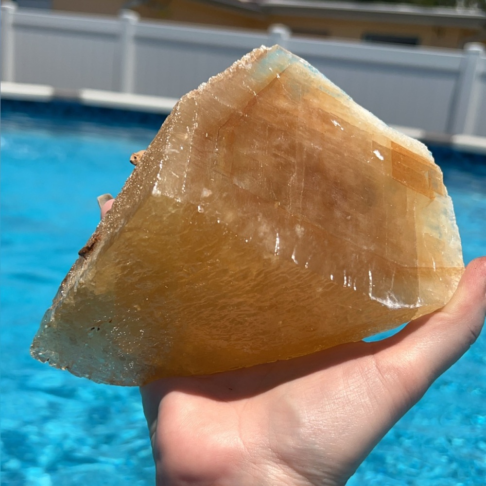 Massive 7in calcite